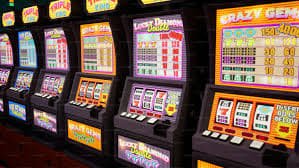 80 ph mobile platform showing sports betting and casino games on a Filipino player's phone